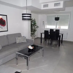 malaga-apartamentos-malaga-29008.hotelsinnerja.org/